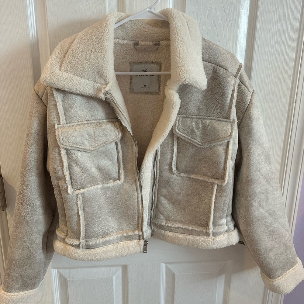Hollister Shearling jacket size medium